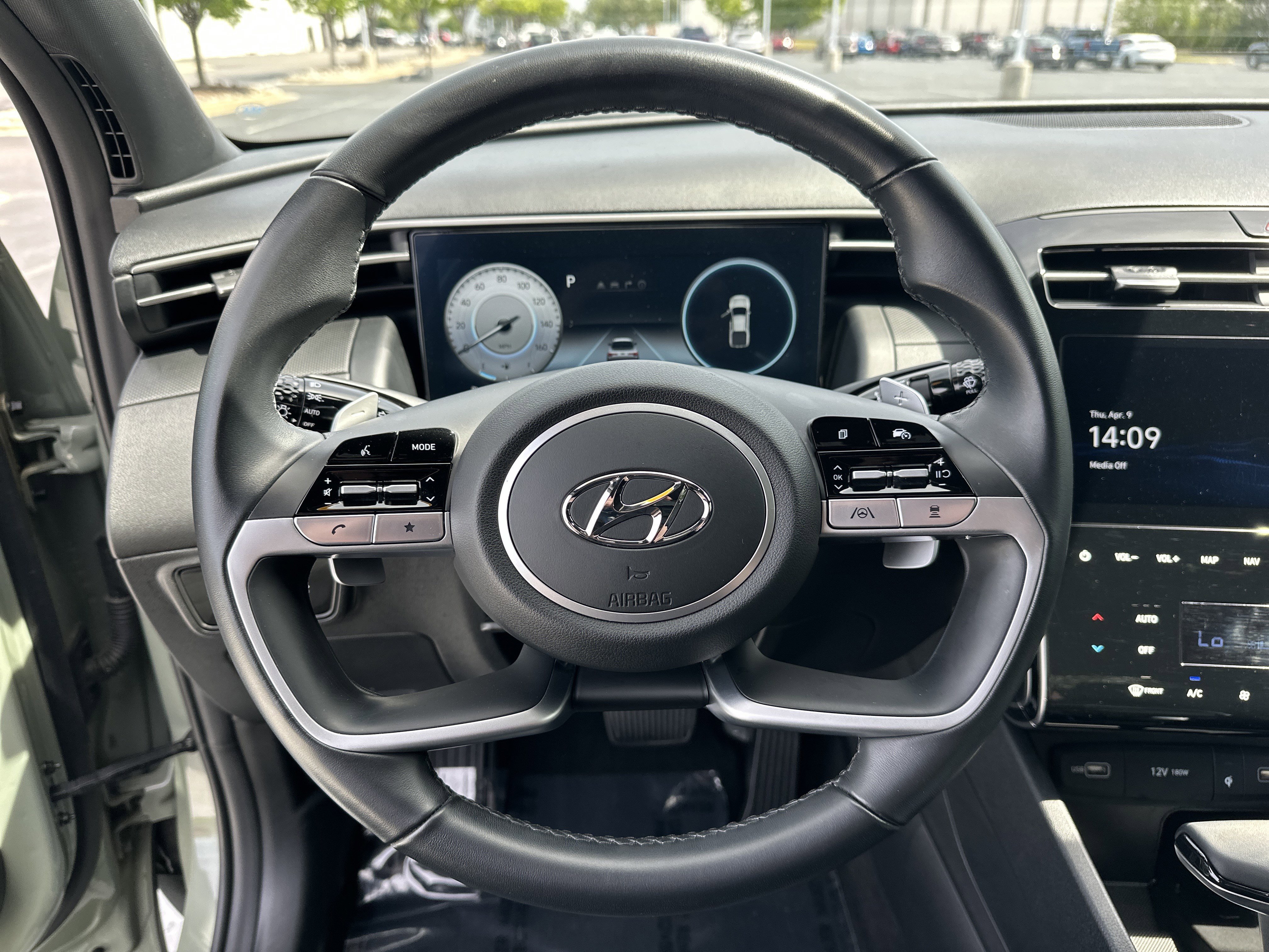 Used 2023 Hyundai Santa Cruz SEL Premium image 18