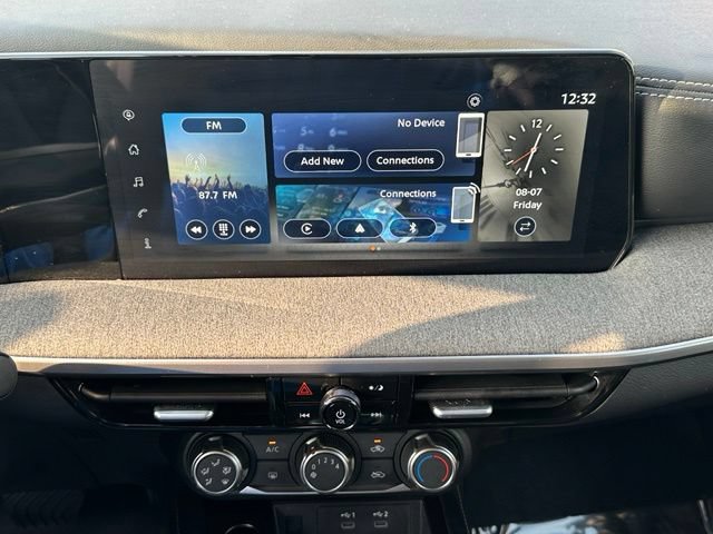 Certified 2025 Nissan Kicks SV w/ Illumination Package AWD/4WD image 32
