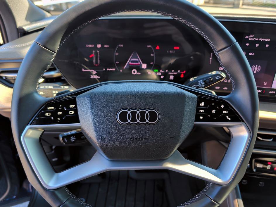 Used 2025 Audi Q5 Premium Plus w/ Premium Plus image 18