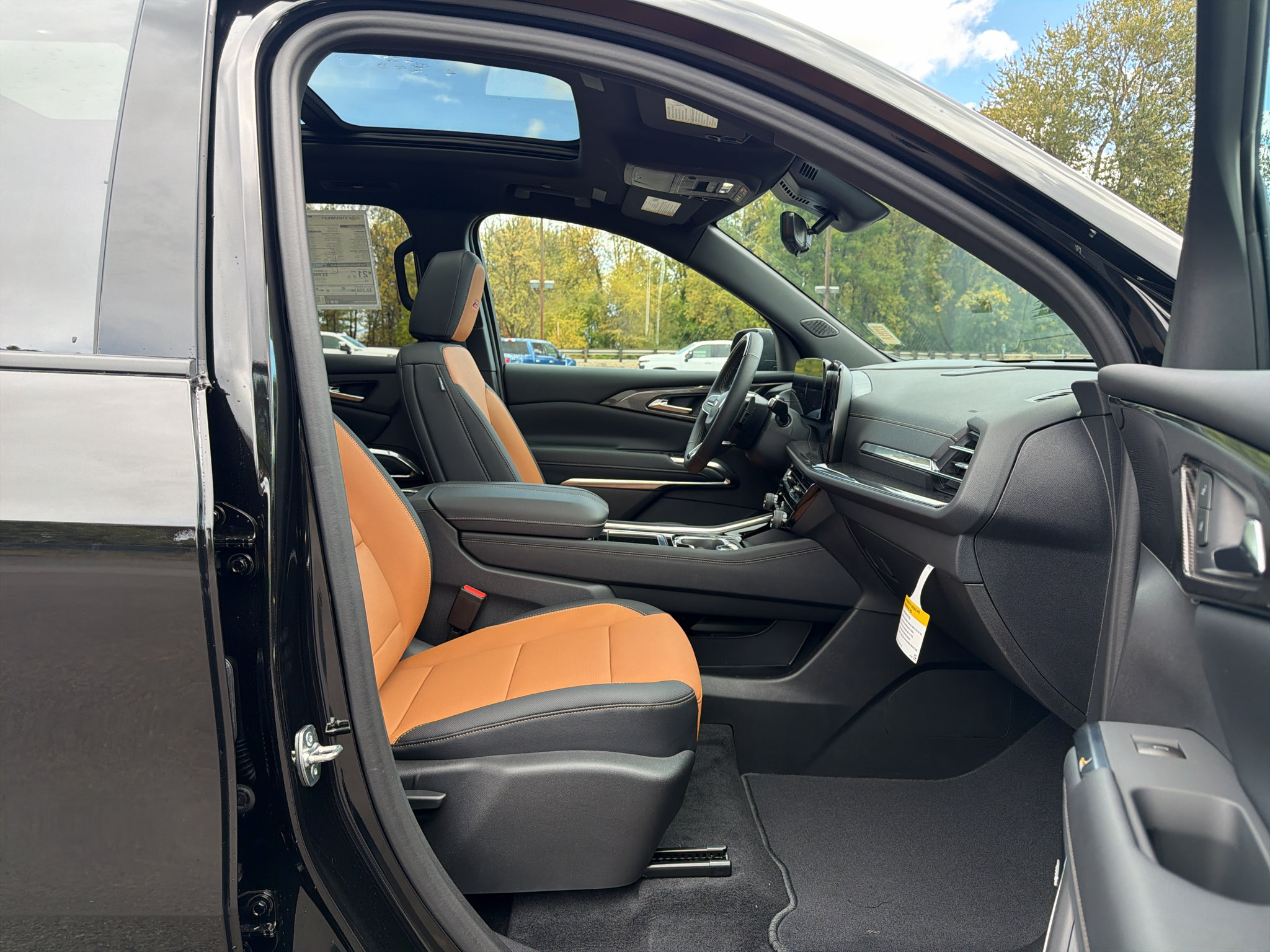 New 2027 Chevrolet Traverse Z71 w/ Enhanced Driving Package AWD/4WD image 28