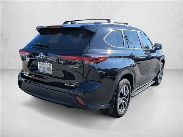 Certified 2024 Toyota Highlander XLE image 5