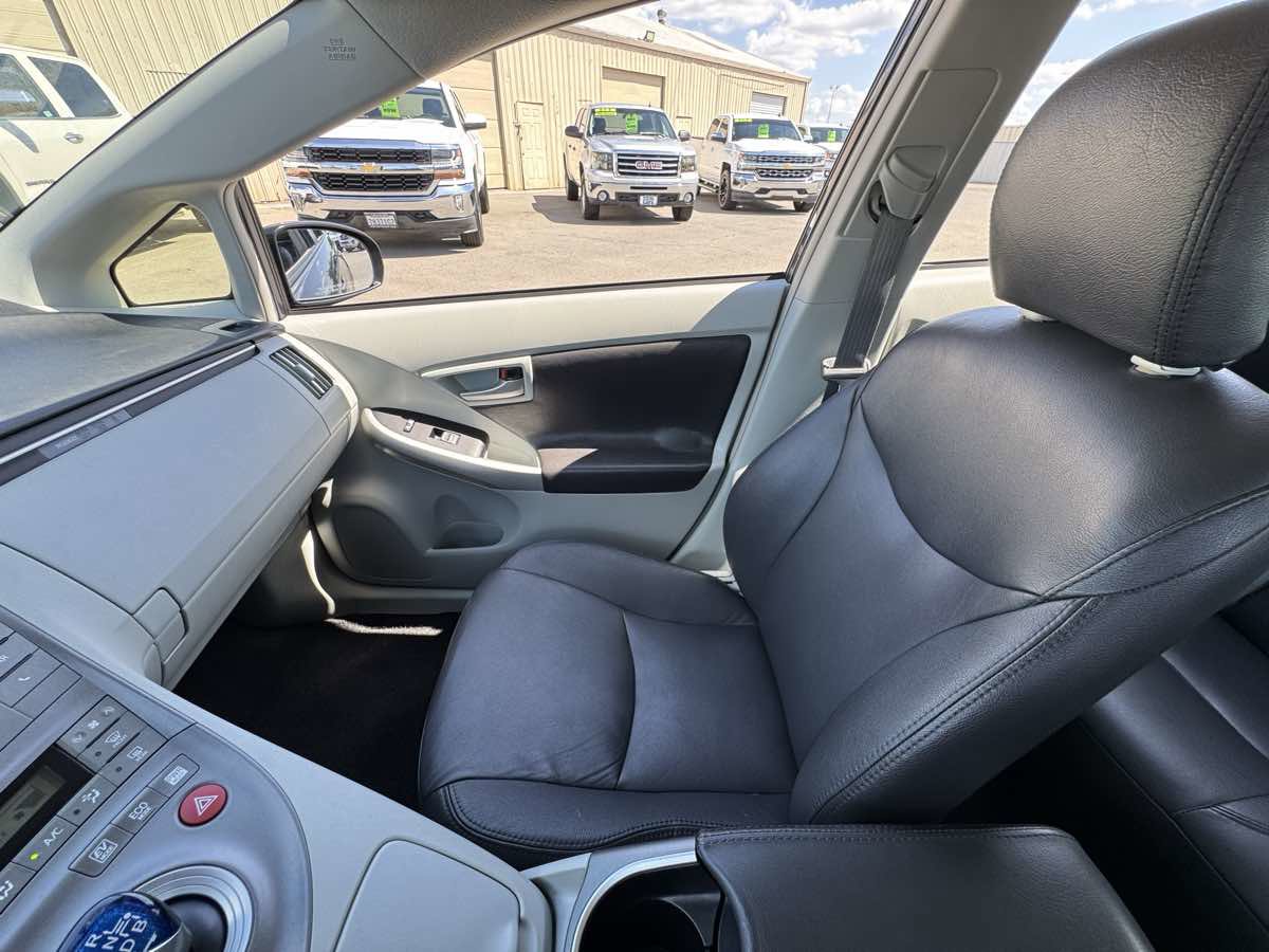 Used 2013 Toyota Prius Two FWD image 31