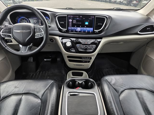 Used 2022 Chrysler Pacifica Touring-L FWD image 23