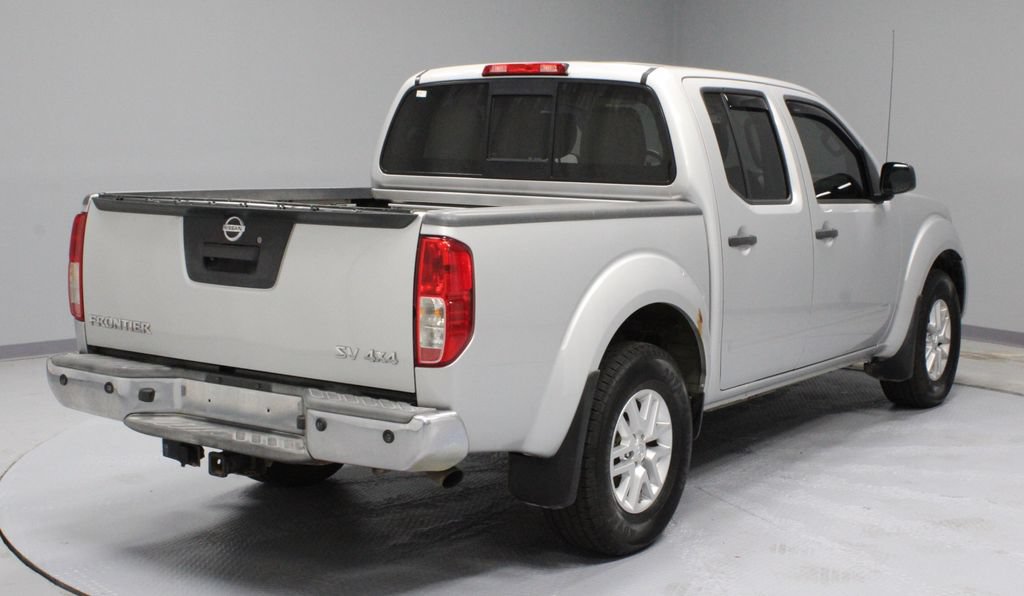 Used 2015 Nissan Frontier SV w/ SV Value Truck Package AWD/4WD image 11
