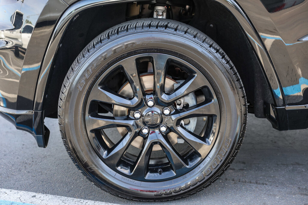 Used 2020 Jeep Grand Cherokee Altitude image 29