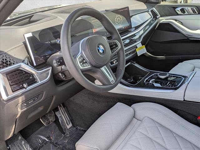 Used 2026 BMW X5 xDrive40i w/ M Sport Package AWD/4WD image 3