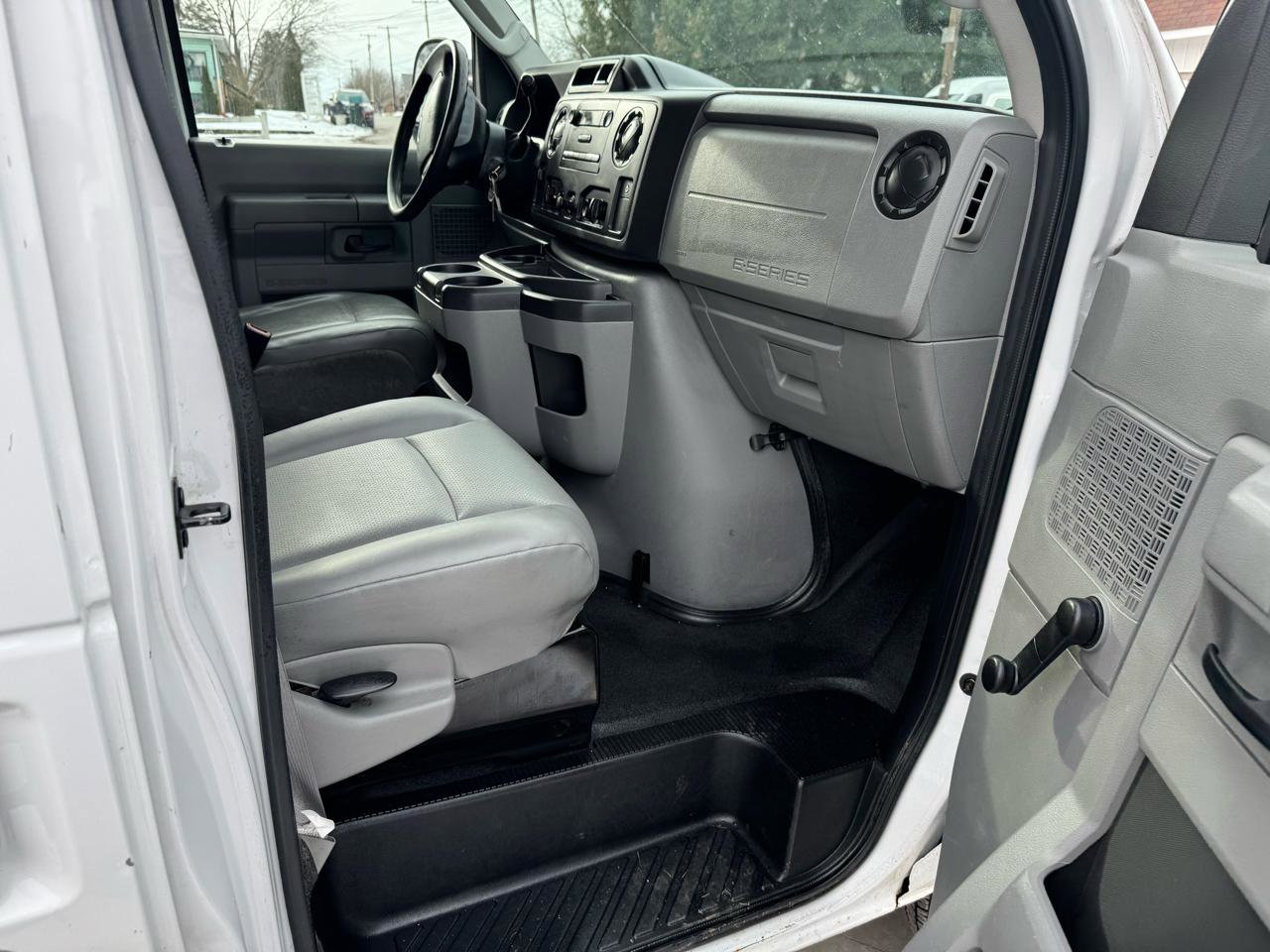 Used 2012 Ford E-250 and Econoline 250 w/ Insulation Pkg RWD image 20