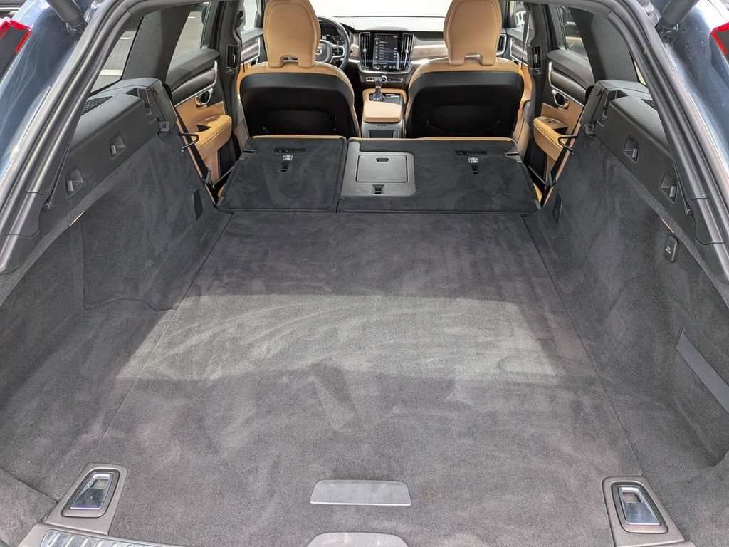 Used 2019 Volvo V90 T5 Cross Country w/ Protection Package Premier AWD/4WD image 13