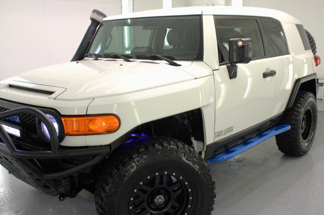 Used 2014 Toyota FJ Cruiser 4WD w/ Upgrade Package image 13