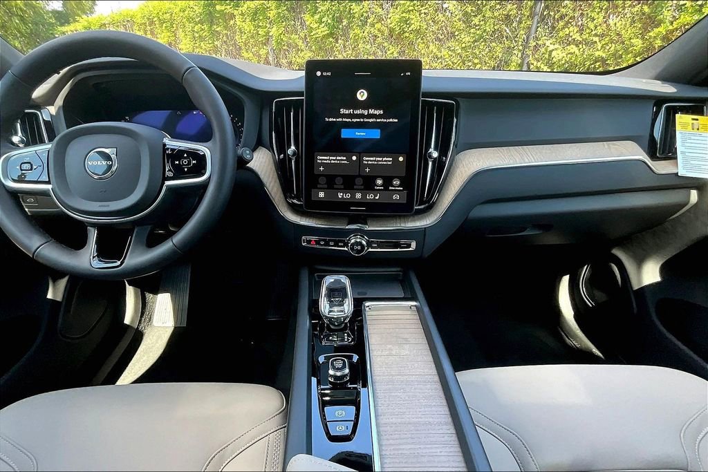 New 2026 Volvo XC60 B5 Plus w/ Protection Package Premier AWD/4WD image 9