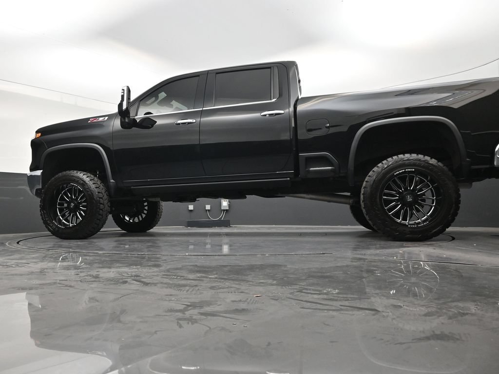 Used 2024 Chevrolet Silverado 2500 LTZ w/ LTZ Plus Package AWD/4WD image 22