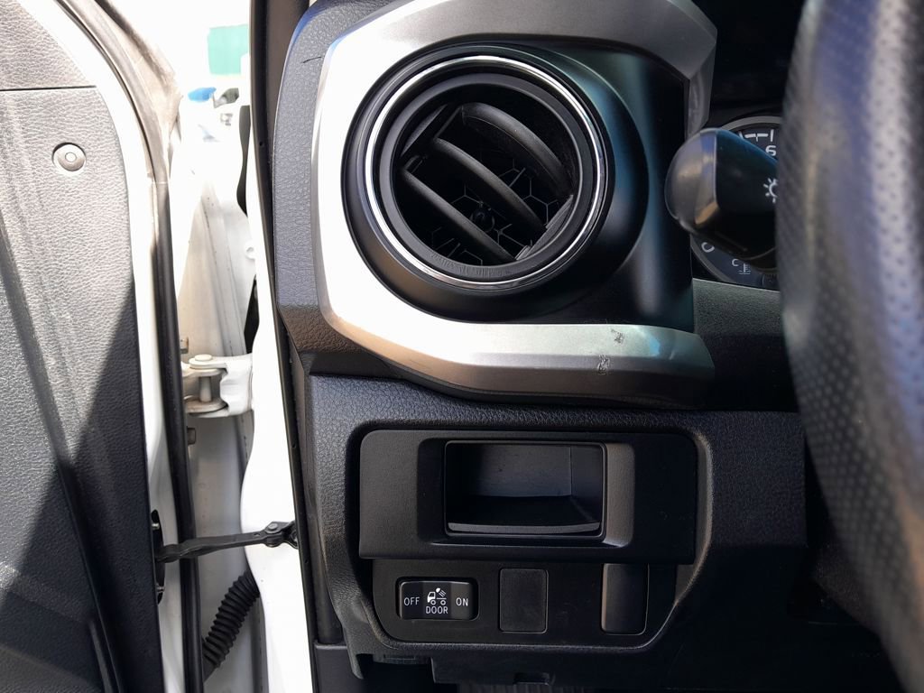 Used 2016 Toyota Tacoma 2WD Double Cab image 14