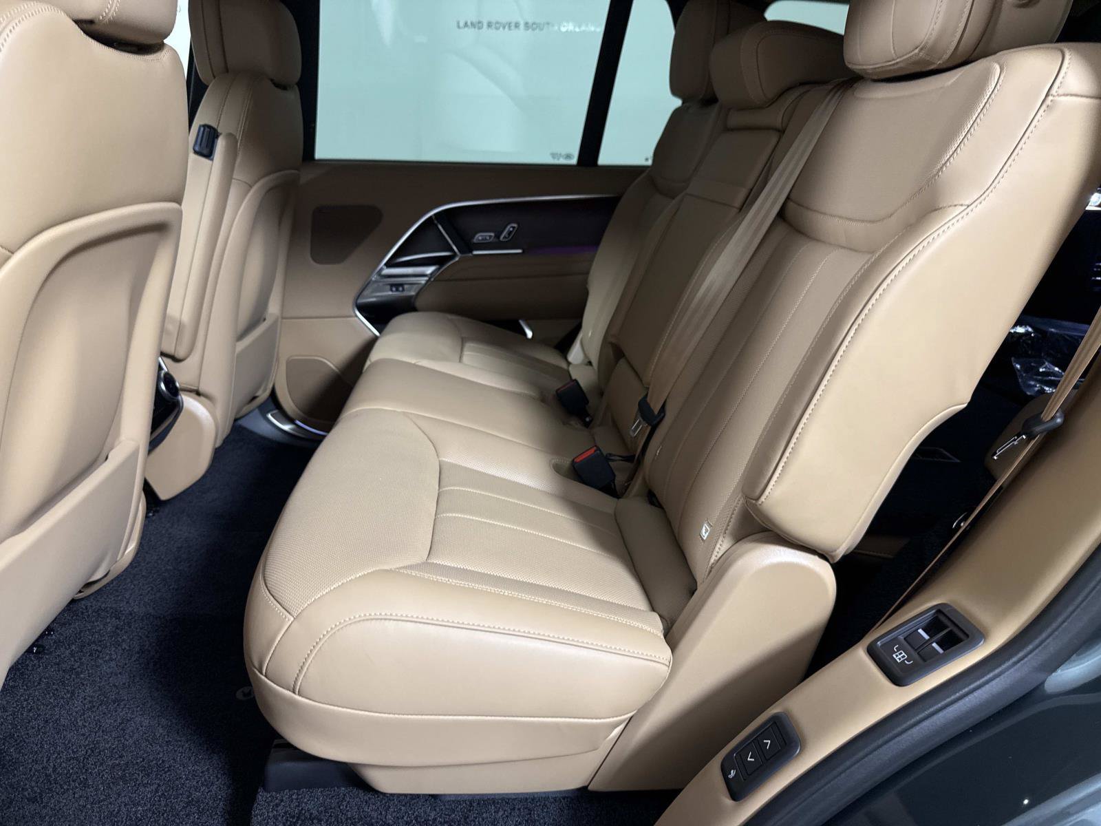New 2026 Land Rover Range Rover Long Wheelbase SE AWD/4WD image 14