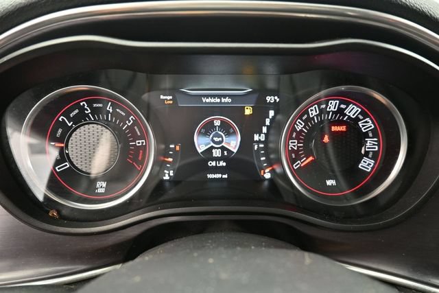 Used 2016 Dodge Challenger SXT w/ Driver Convenience Group RWD image 18