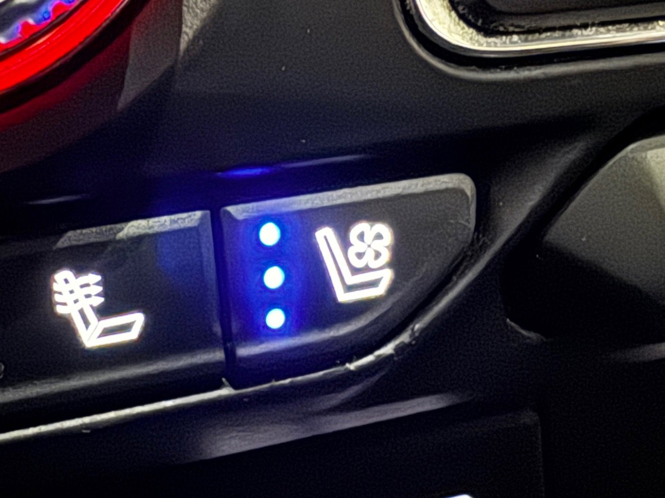 Used 2021 GMC Yukon XL SLT image 31