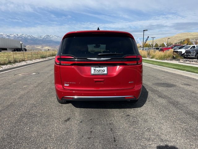 New 2026 Chrysler Pacifica Select image 5