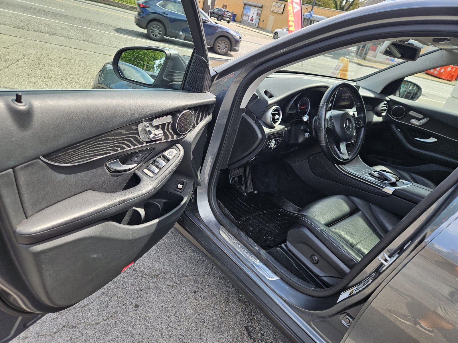 Used 2016 Mercedes-Benz GLC 300 4MATIC image 21