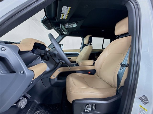 New 2026 Land Rover Defender 130 X-Dynamic SE image 11
