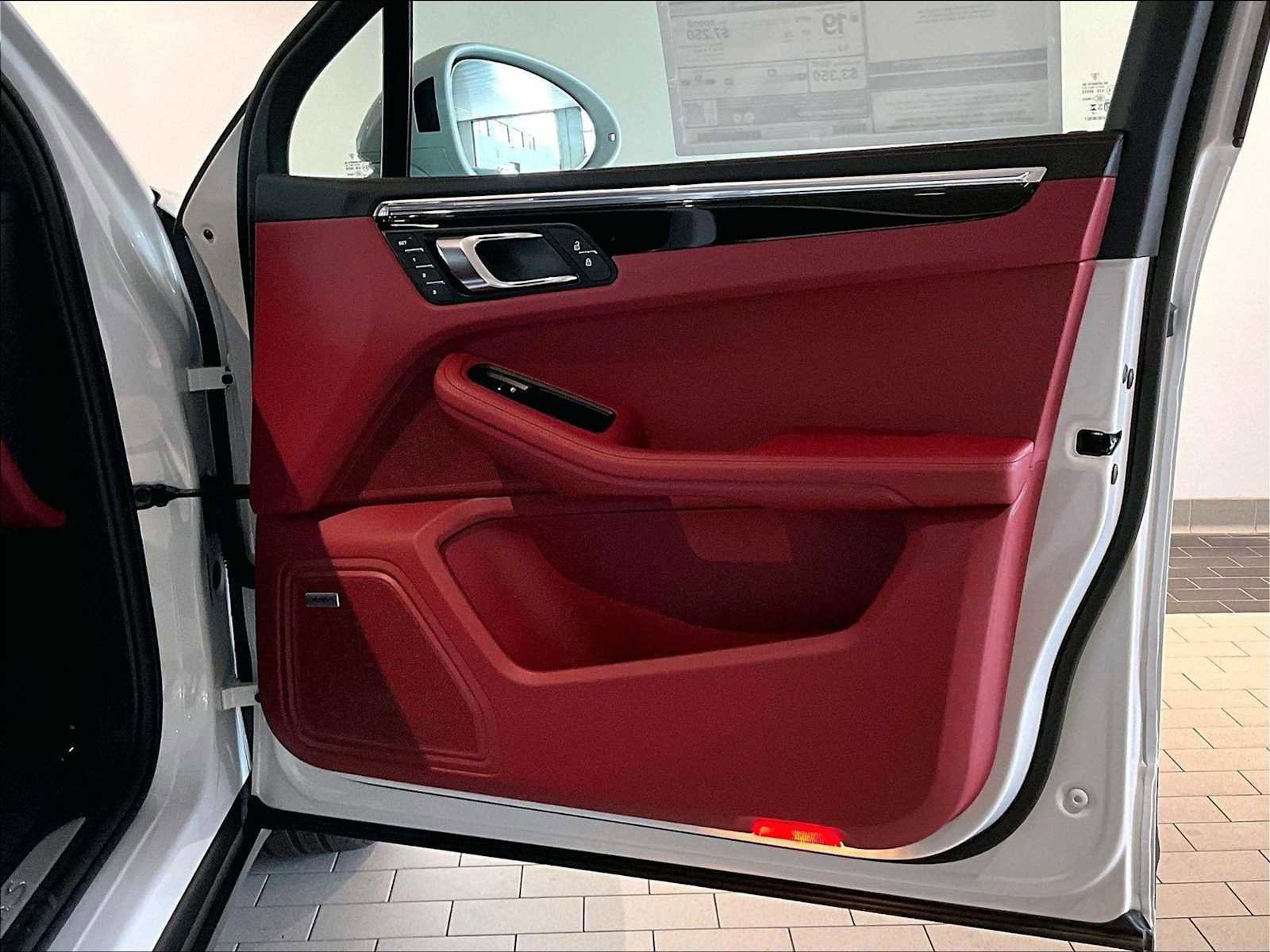 New 2025 Porsche Macan S image 25
