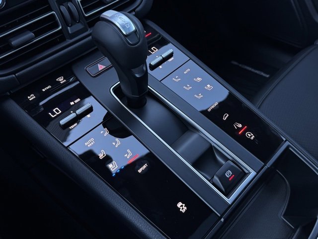 New 2026 Porsche Macan image 28
