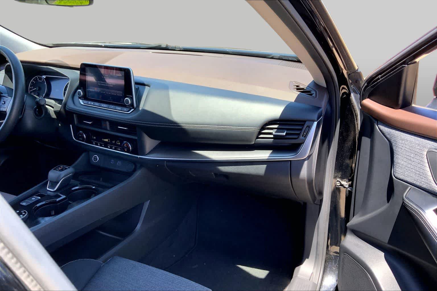 Used 2023 Nissan Rogue SV AWD/4WD image 17