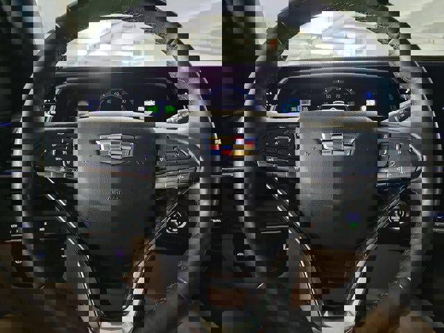 Certified 2024 Cadillac Escalade ESV Premium Luxury w/ Performance Package image 22