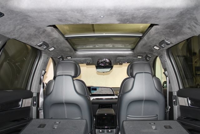 Used 2026 Cadillac Vistiq Platinum w/ LPO, Floor Liner Package AWD/4WD image 42