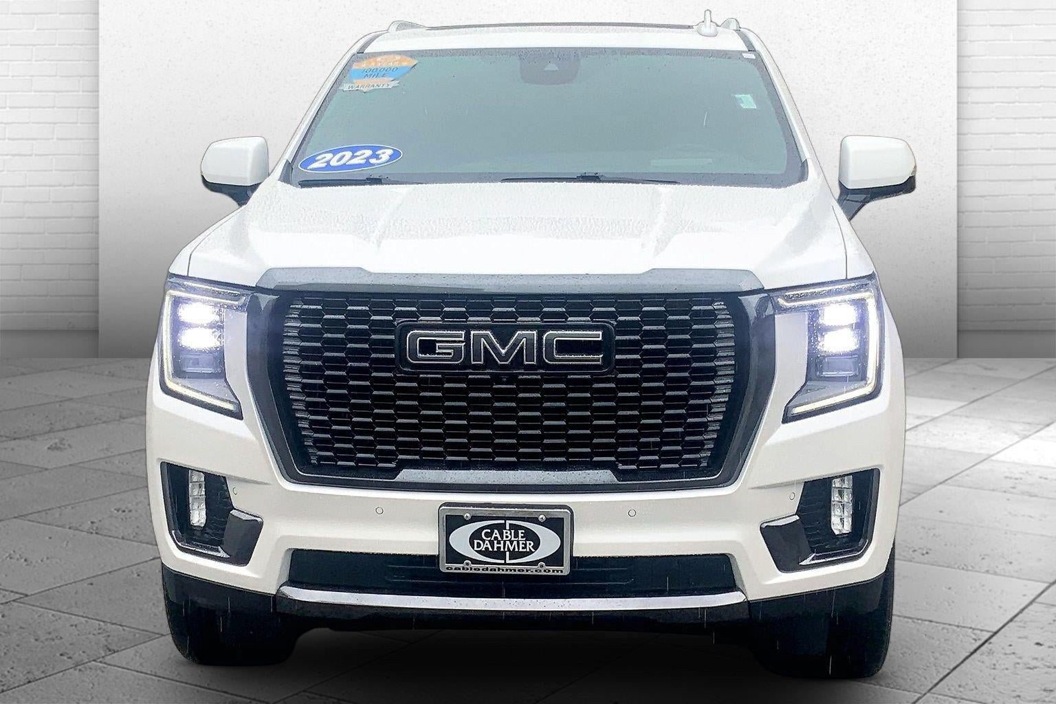 Used 2023 GMC Yukon XL Denali Ultimate AWD/4WD image 2