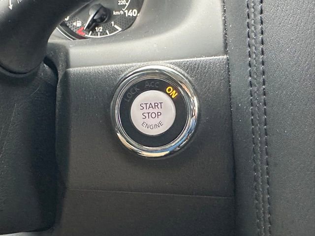 Used 2024 Nissan Armada SL w/ Captain's Chairs Package image 18