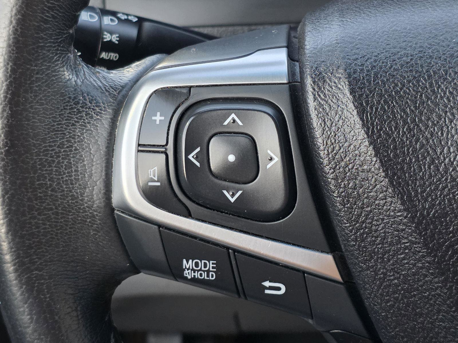 Used 2017 Toyota Camry XLE image 12