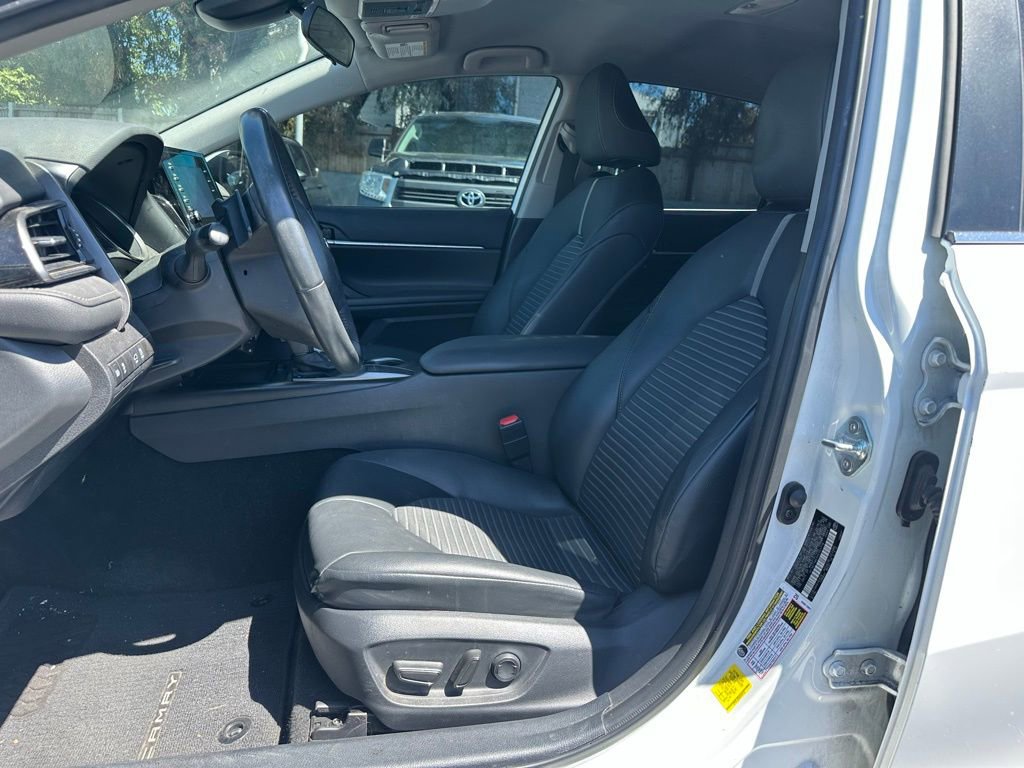 Used 2023 Toyota Camry SE FWD image 8