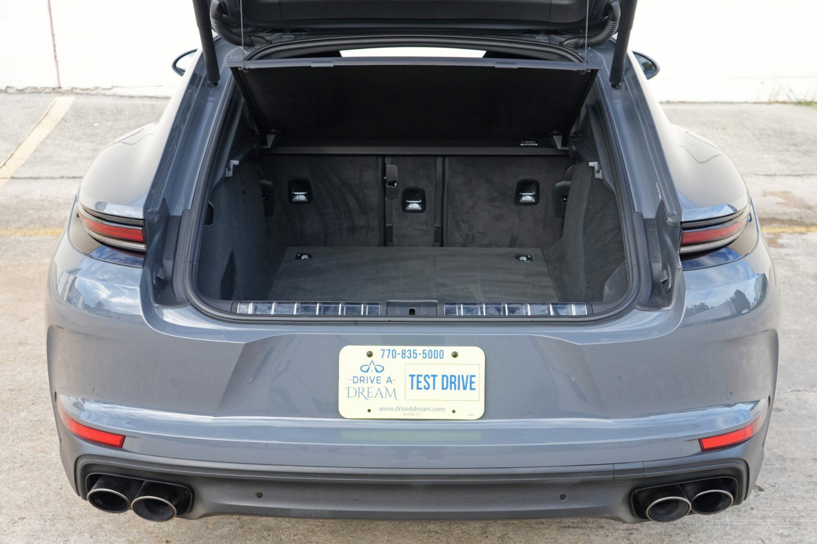 Used 2025 Porsche Panamera 4 w/ Premium Package AWD/4WD image 10