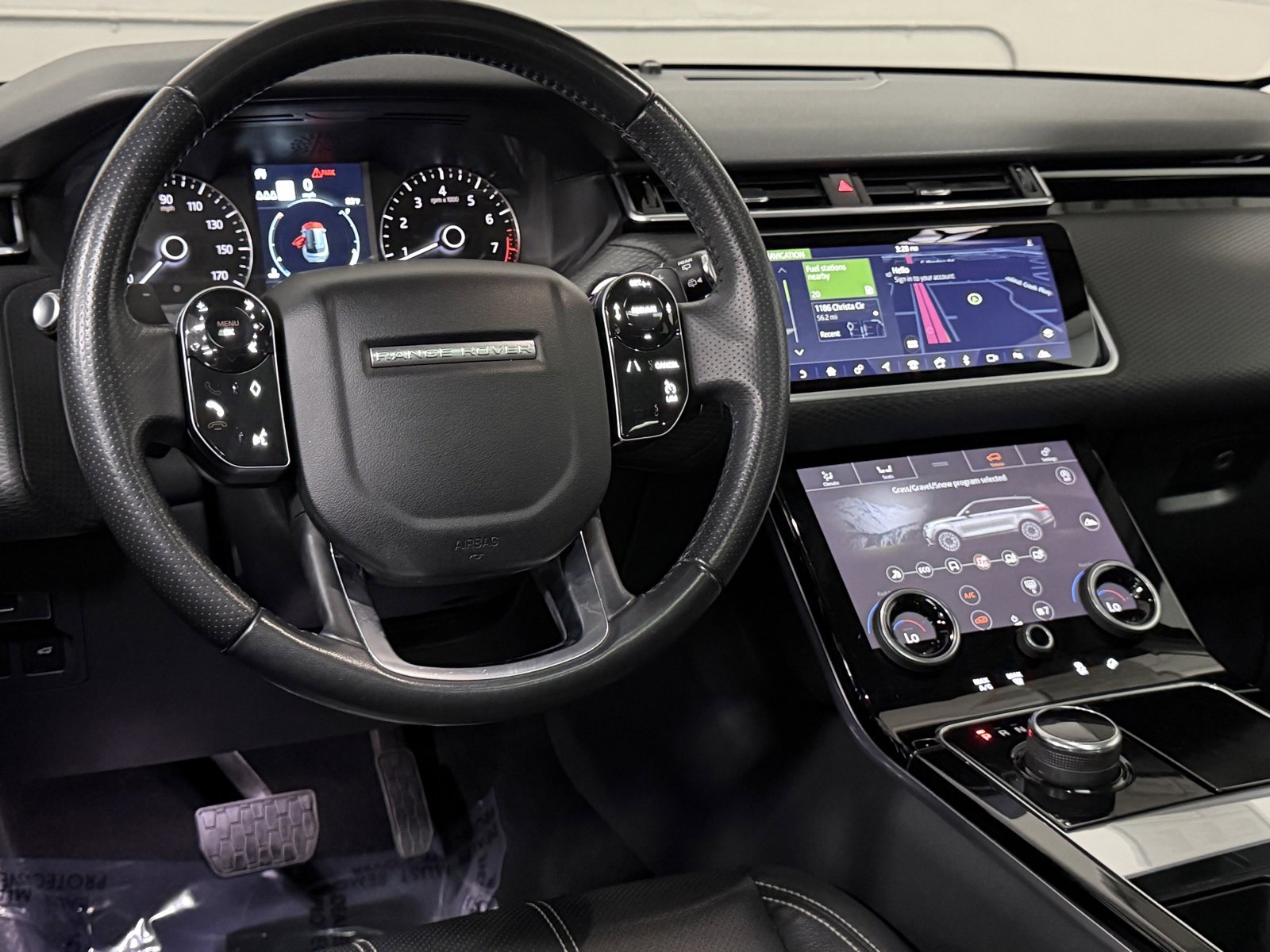 Used 2019 Land Rover Range Rover Velar S image 35