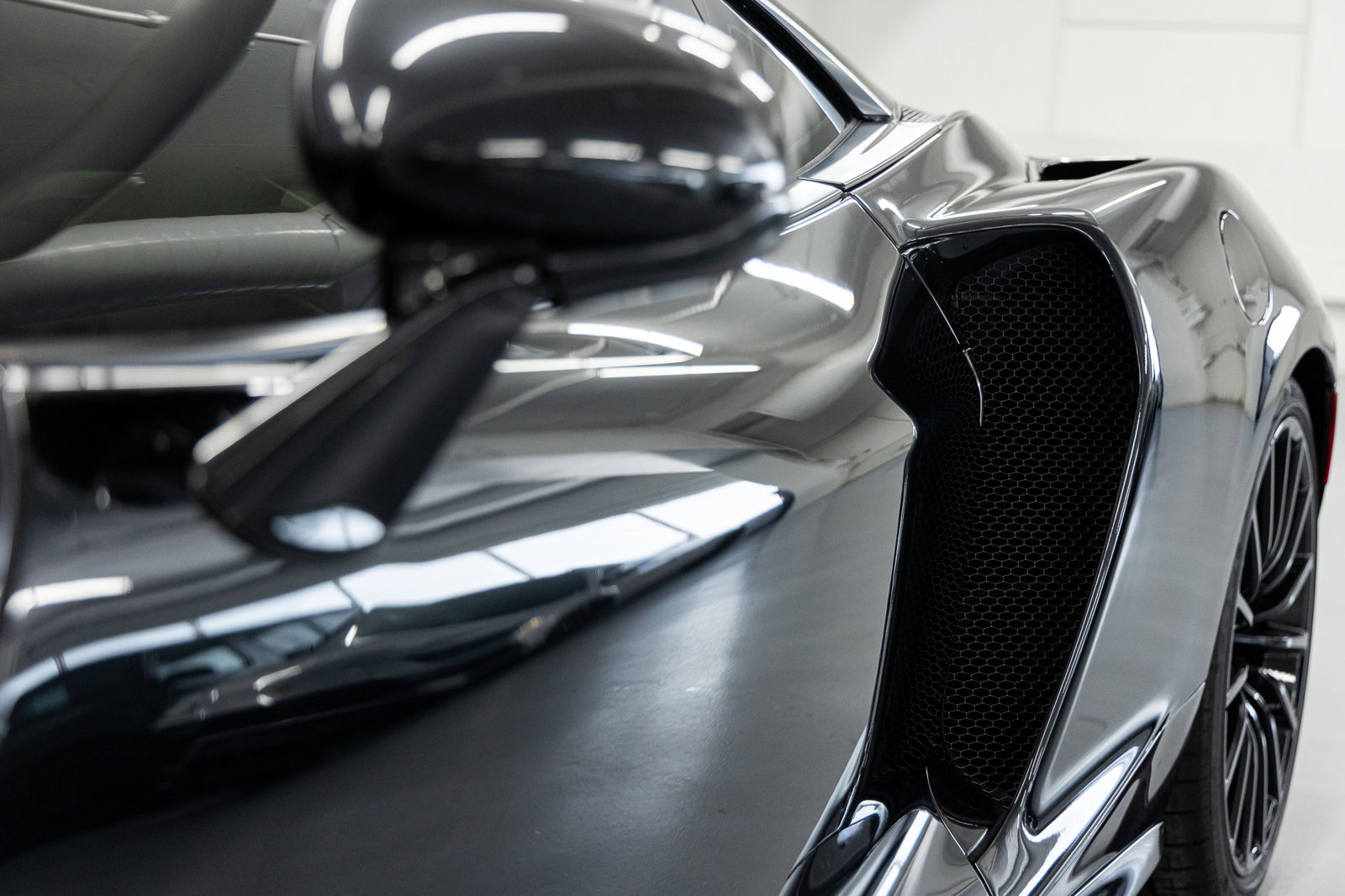 Used 2020 McLaren GT image 16