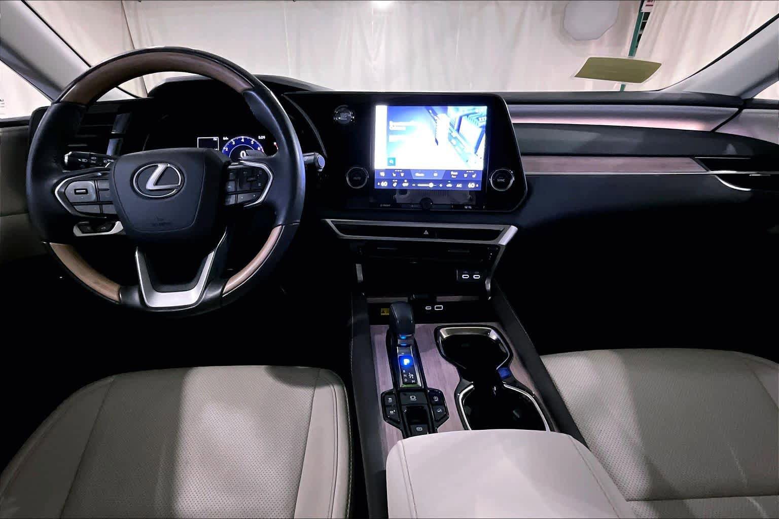 Used 2024 Lexus RX 350 Premium w/ Cold Area Package AWD/4WD image 15