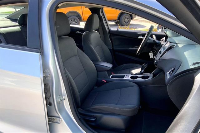 Used 2018 Chevrolet Cruze LS image 7