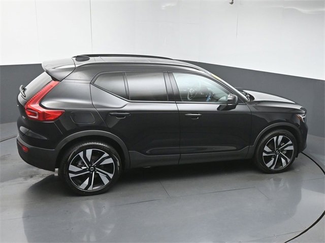 Used 2025 Volvo XC40 B5 Ultra image 49