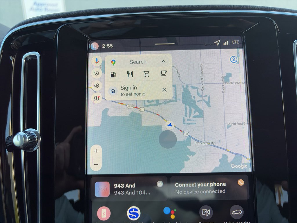 New 2026 Volvo XC40 B4 Core w/ Protection Package image 9