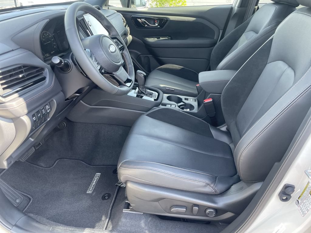 Used 2025 Subaru Forester Touring w/ Protection Package (1PH) AWD/4WD image 9