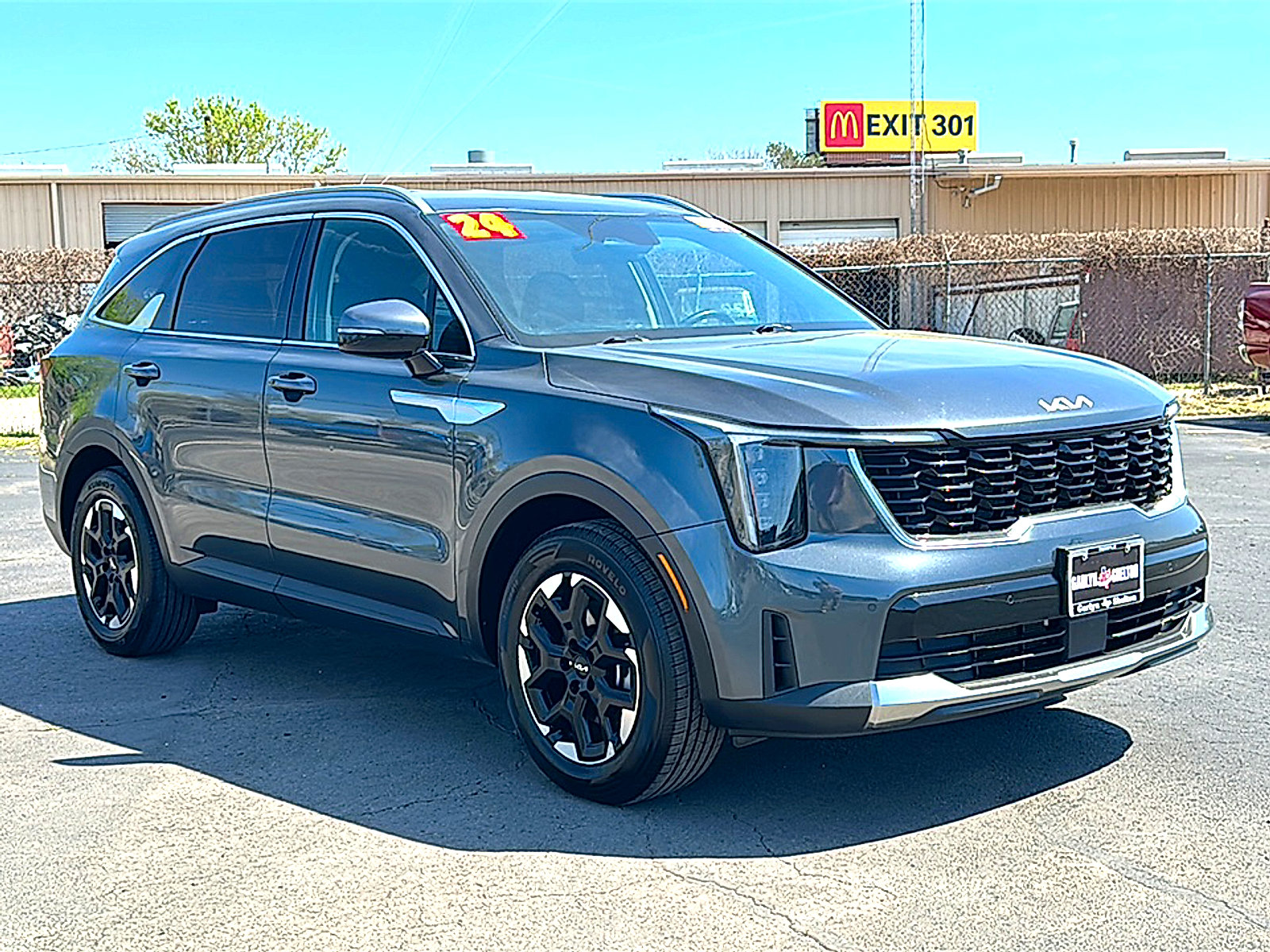 Used 2024 Kia Sorento S image 10