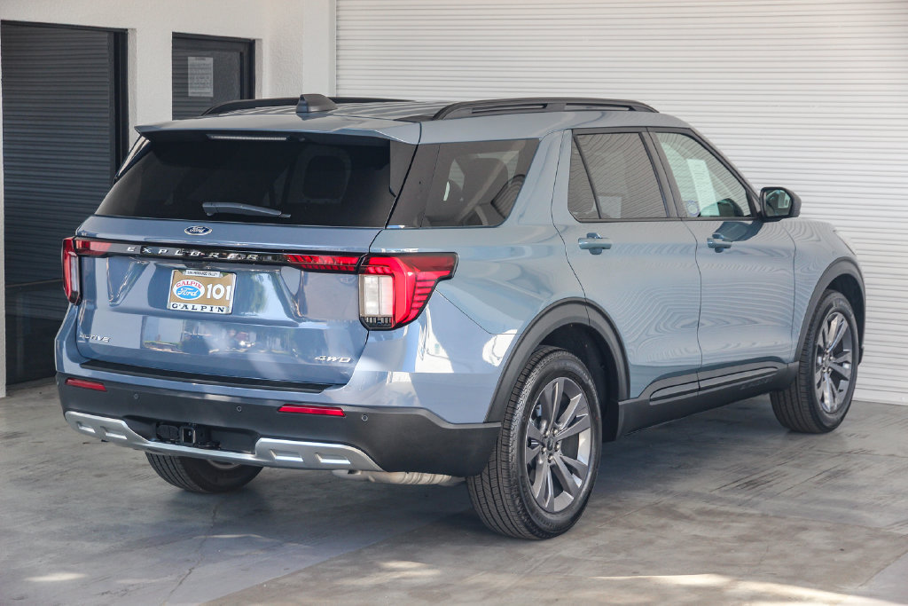 Certified 2026 Ford Explorer Active w/ Active Comfort Package AWD/4WD image 4