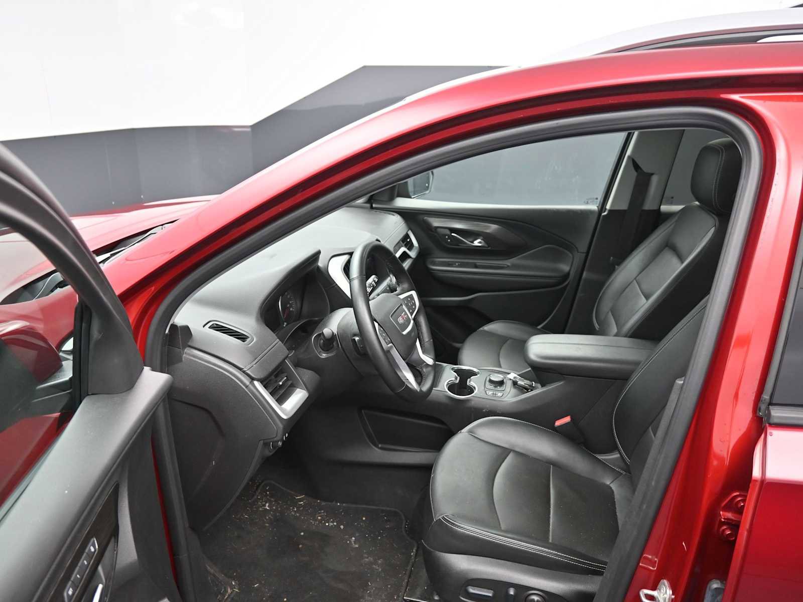 Used 2023 GMC Terrain SLT image 24