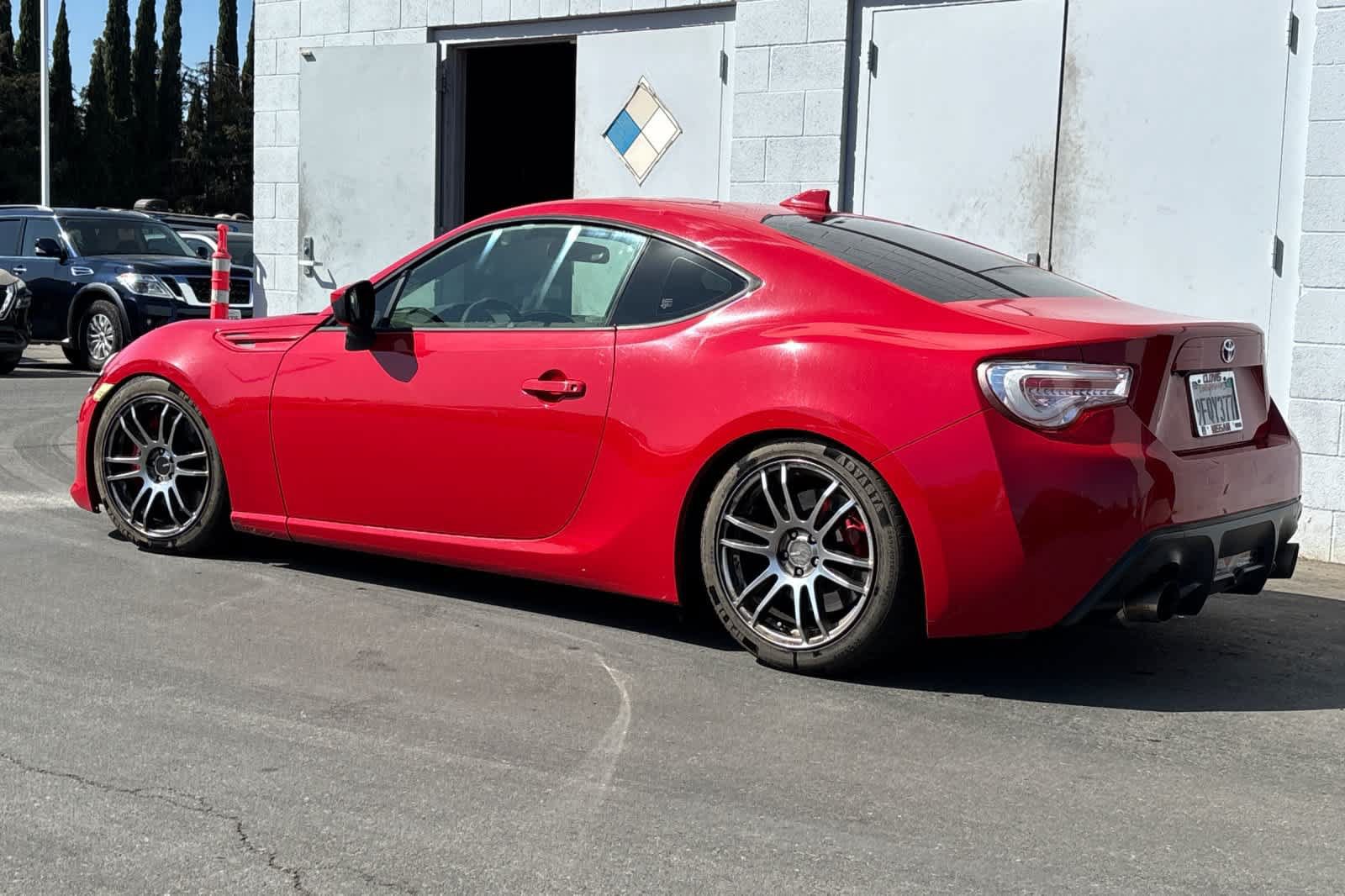 Used 2017 Toyota 86 RWD image 7
