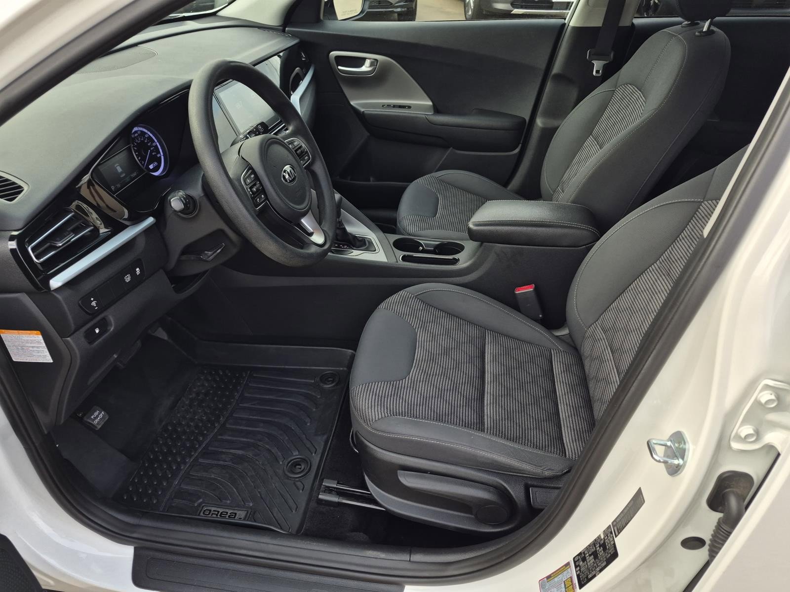 Used 2021 Kia Niro LX image 10