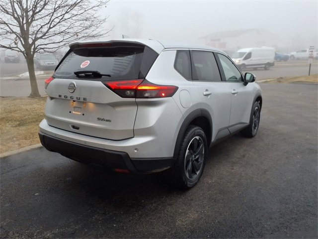 Used 2024 Nissan Rogue SV image 20