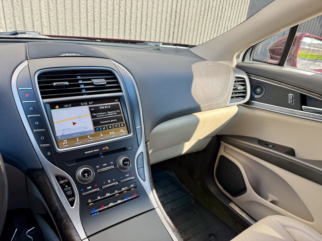 Used 2017 Lincoln MKX Reserve w/ Lincoln MKX Climate Package image 22