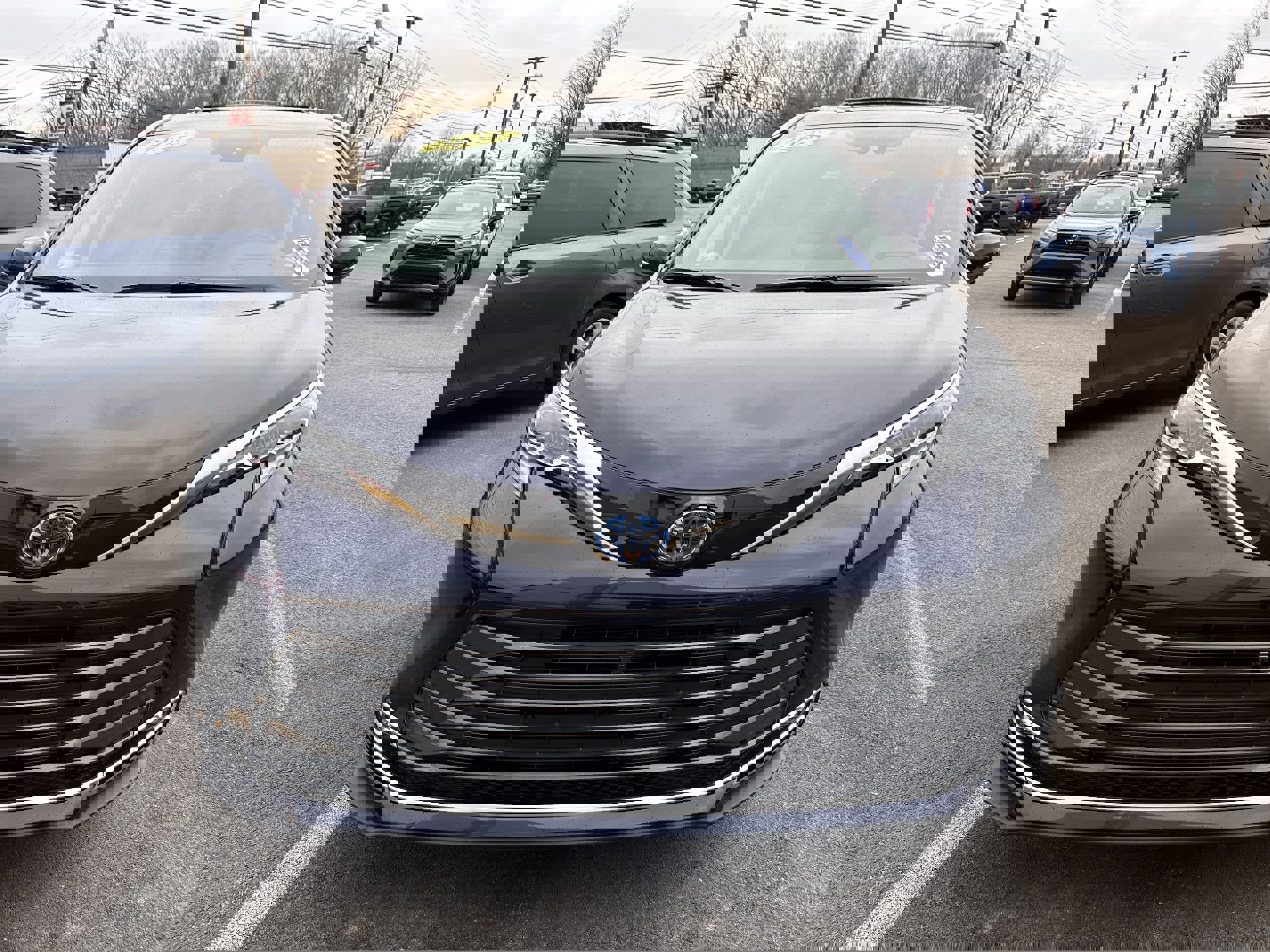Used 2025 Toyota Sienna Platinum image 8