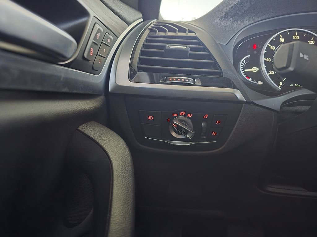 Used 2019 BMW X3 sDrive30i image 25