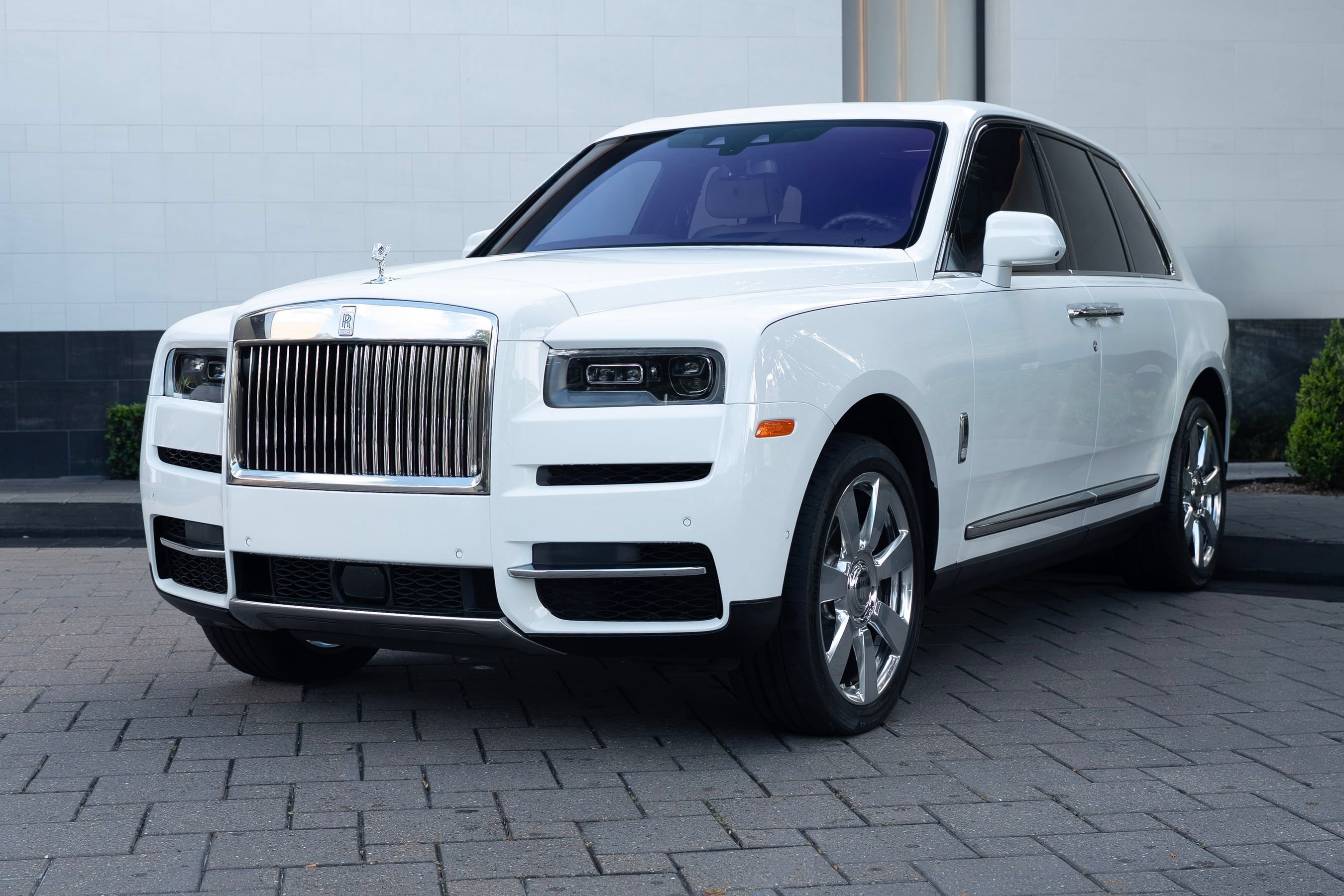 Used 2024 Rolls-Royce Cullinan AWD/4WD image 23