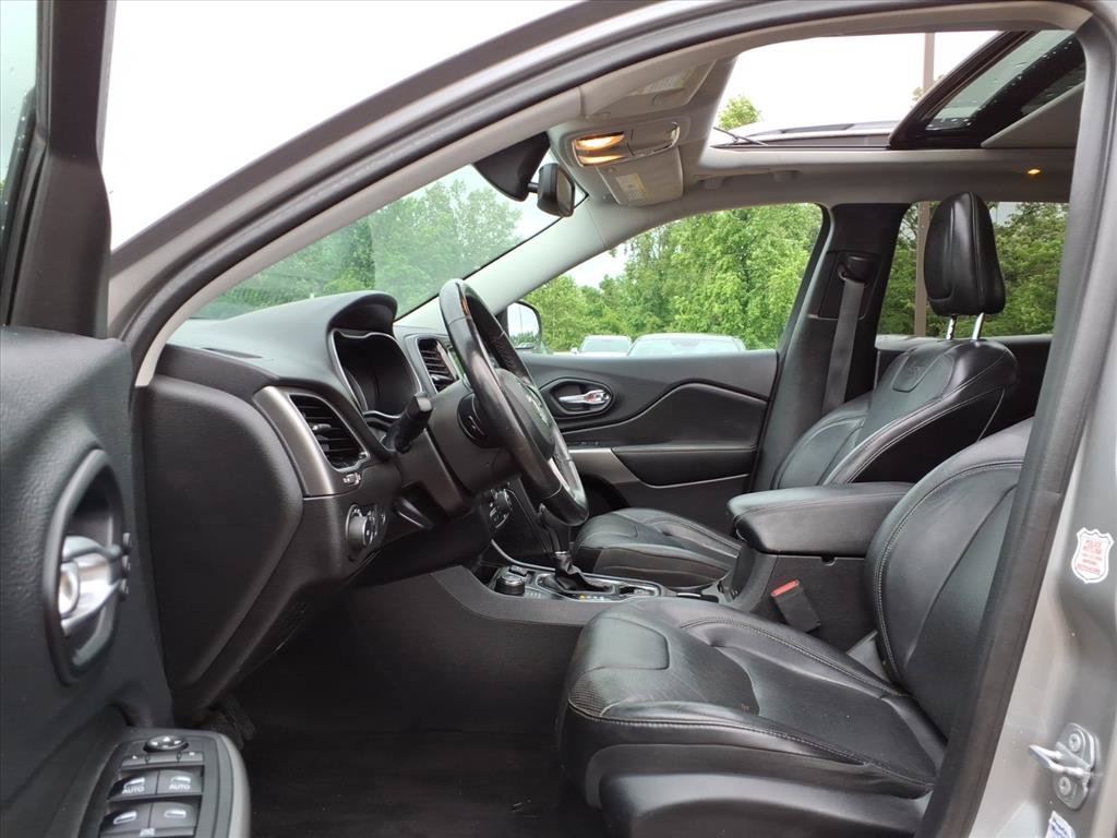 Used 2019 Jeep Cherokee Limited AWD/4WD image 15